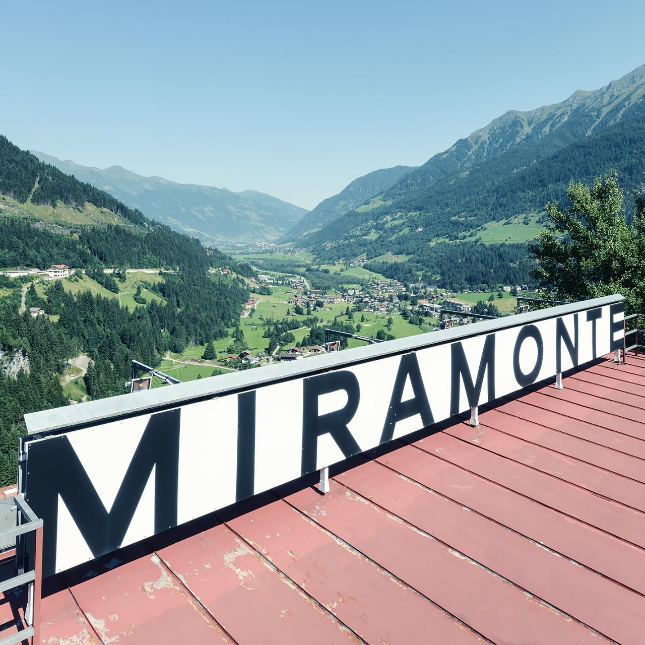 Change Maker Hotel Miramonte Bad Gastein Blick ins Tal