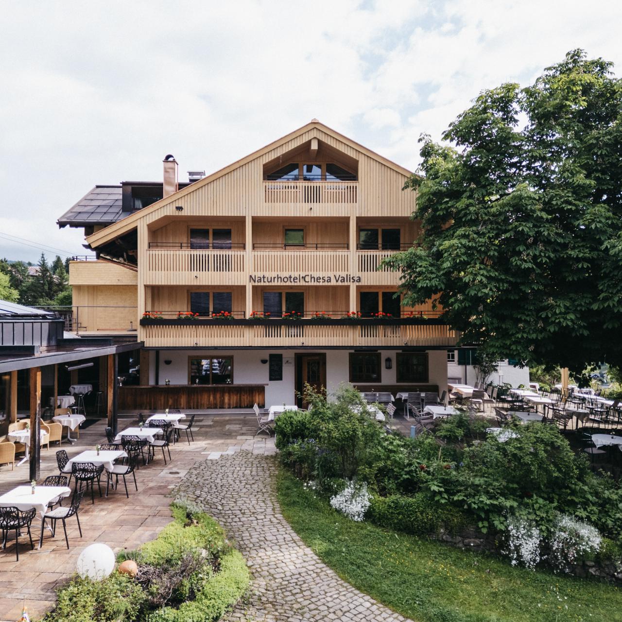 Naturhotel Chesa Valisa Außenfassade Stammhaus