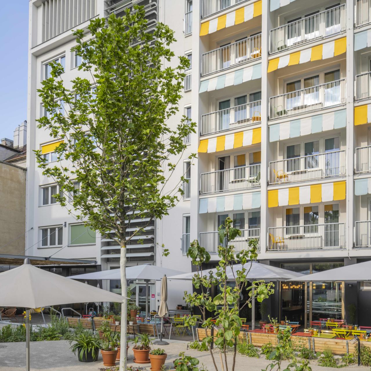 Change Maker Hotel Magdas Außenansicht hinten