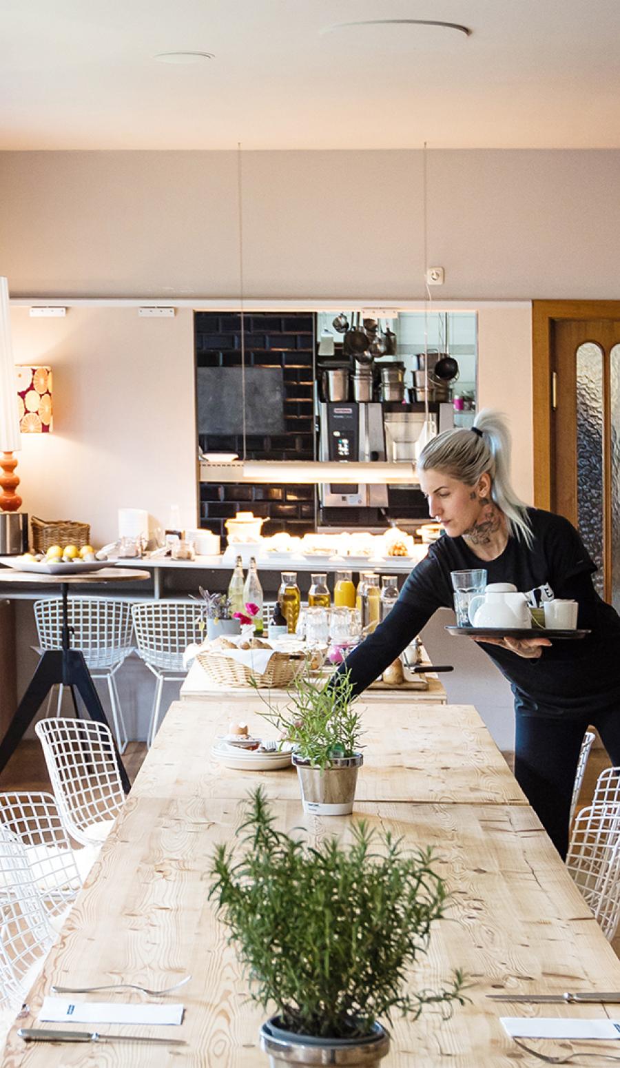 Change Maker Hotel Miramonte Bad Gastein langer Tisch Restaurant