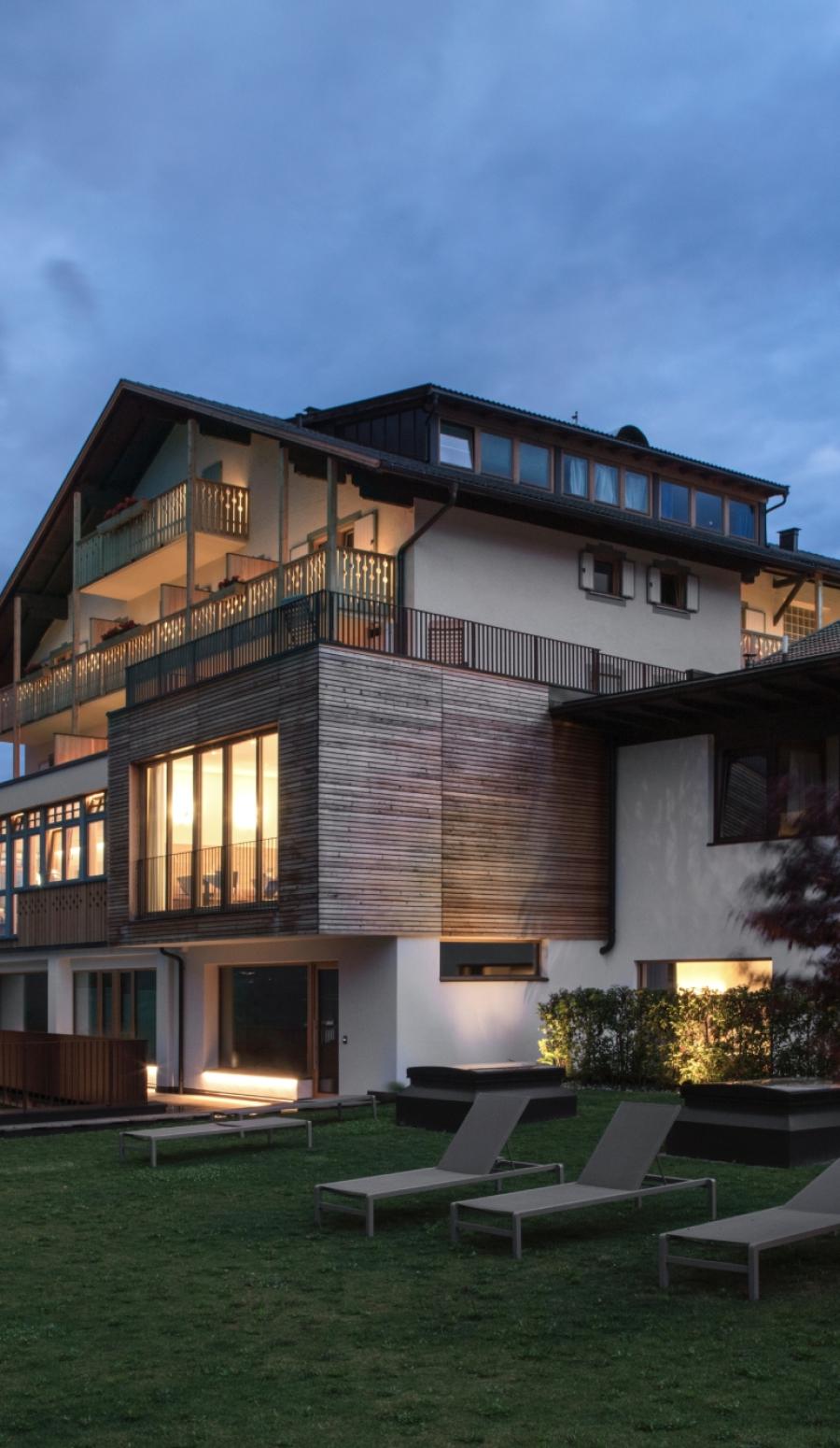 Change Maker Hotel Gasthof zum Hirschen Jenesien Südtirol Frontansicht