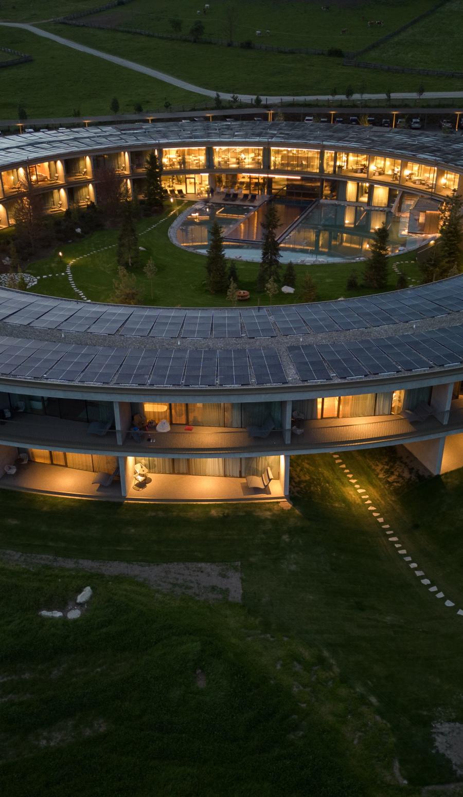 Change Maker Hotel OLM von oben bei Nacht