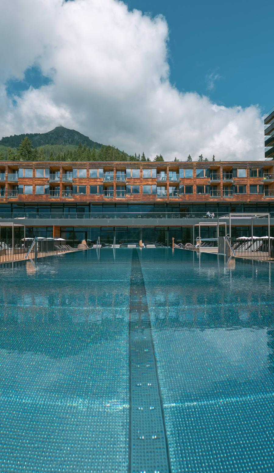 Adults-only Pool im Gradonna Mountain Resort