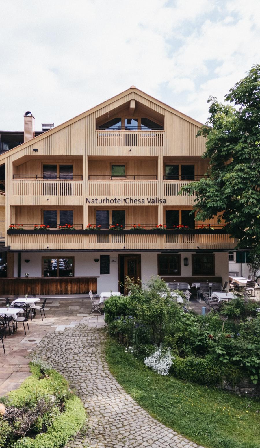 Naturhotel Chesa Valisa Außenfassade Stammhaus