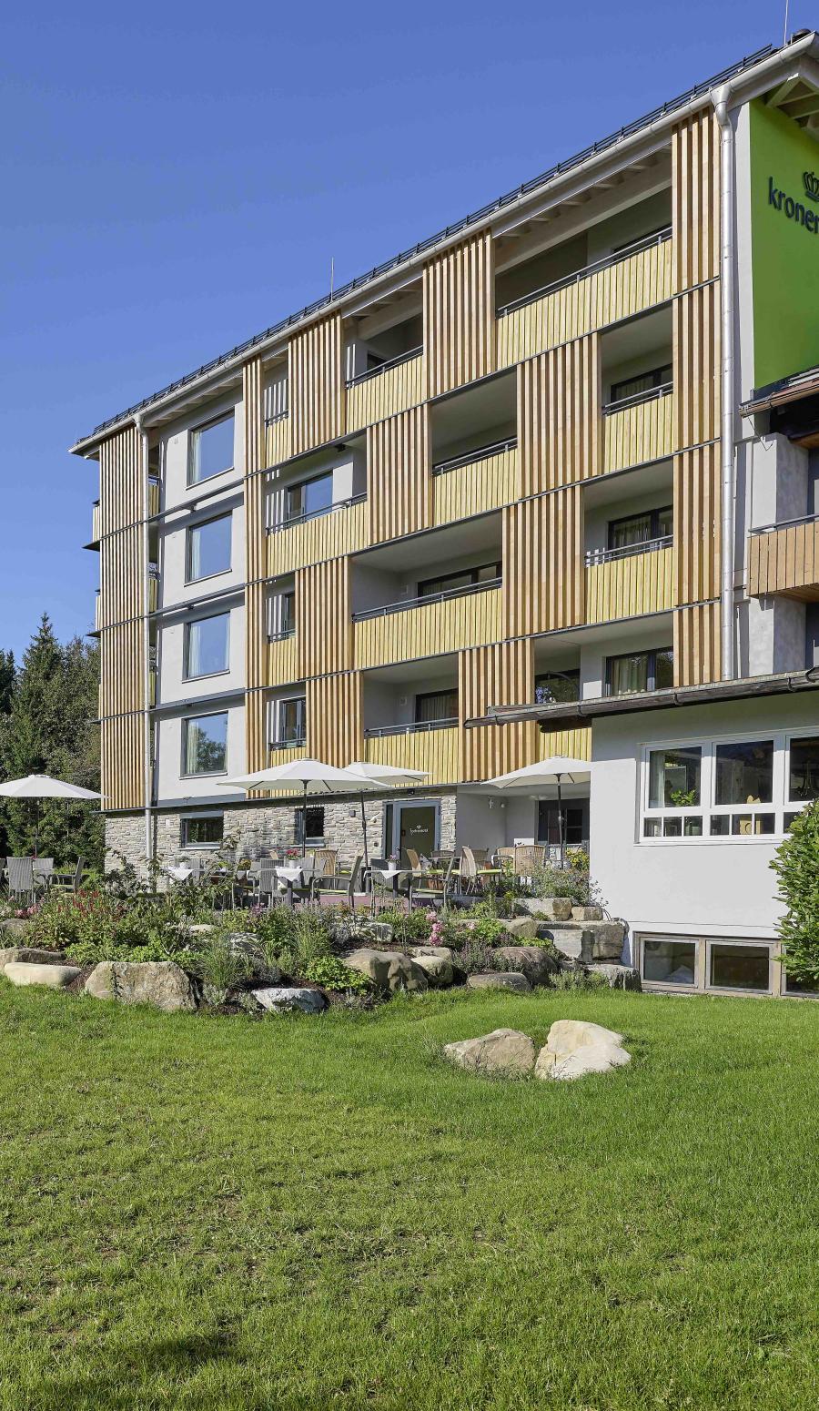 Hotel Kronenhof mit Gartenareal