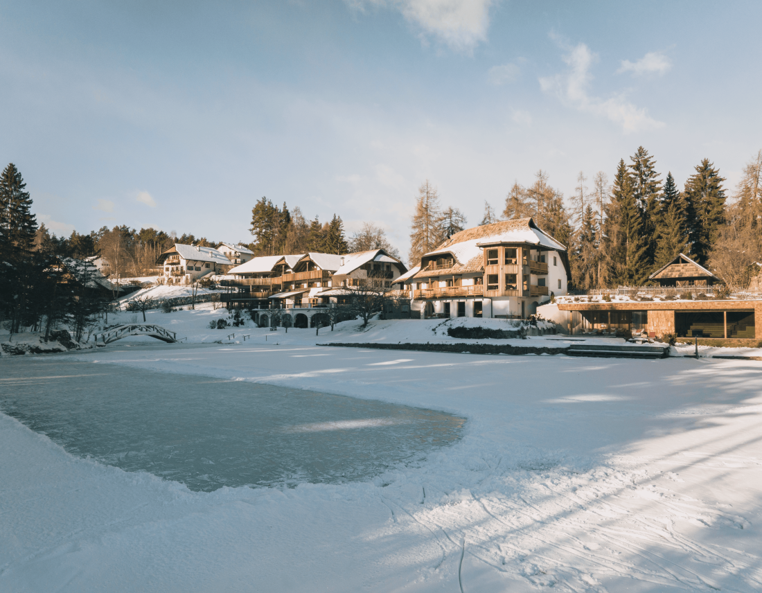 Change Maker Hotel Weihrerhof Suedtirol Oberbozen Winter See Eis