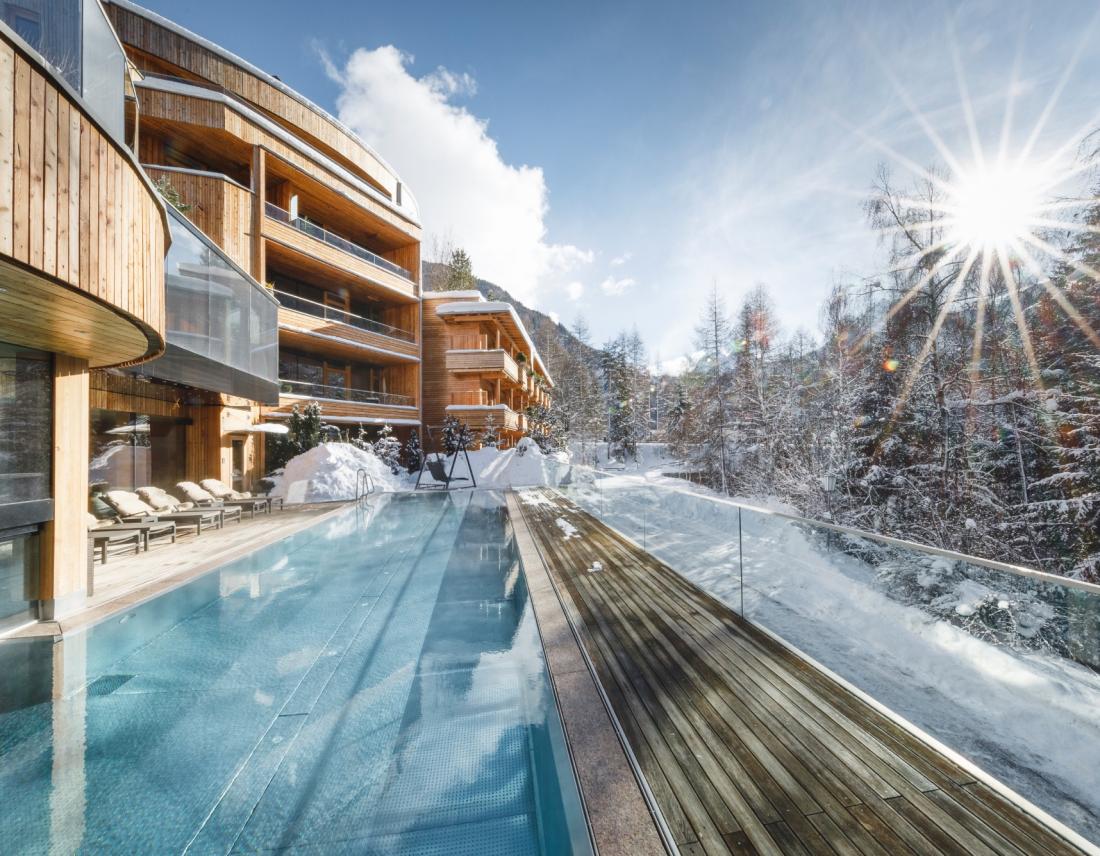 Change Maker Hotel Waldklause Oetztal Tirol Pool Schnee