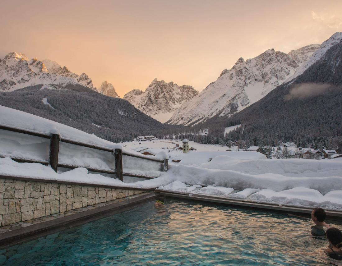 Change Maker Hotel Berghotel Sexten Pool Winter Outdoor