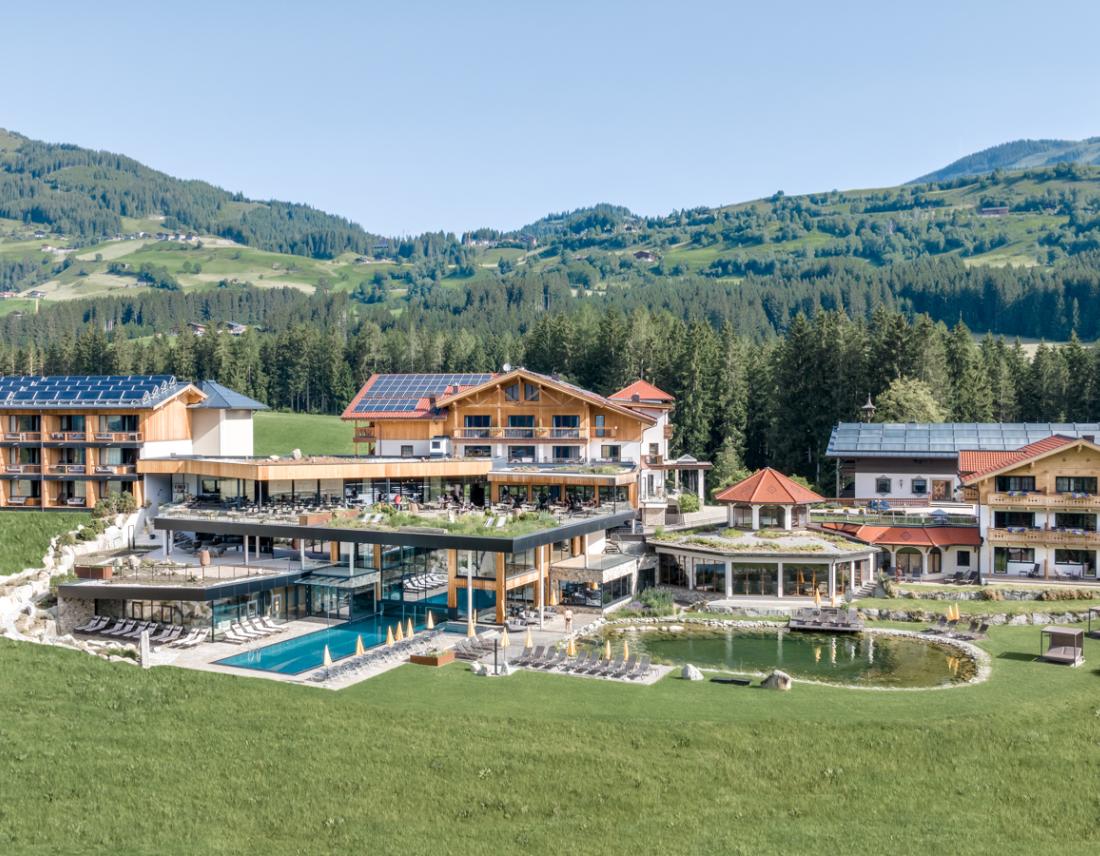 Aussenansicht vom Change Maker Hotel Gut Sonnberghof