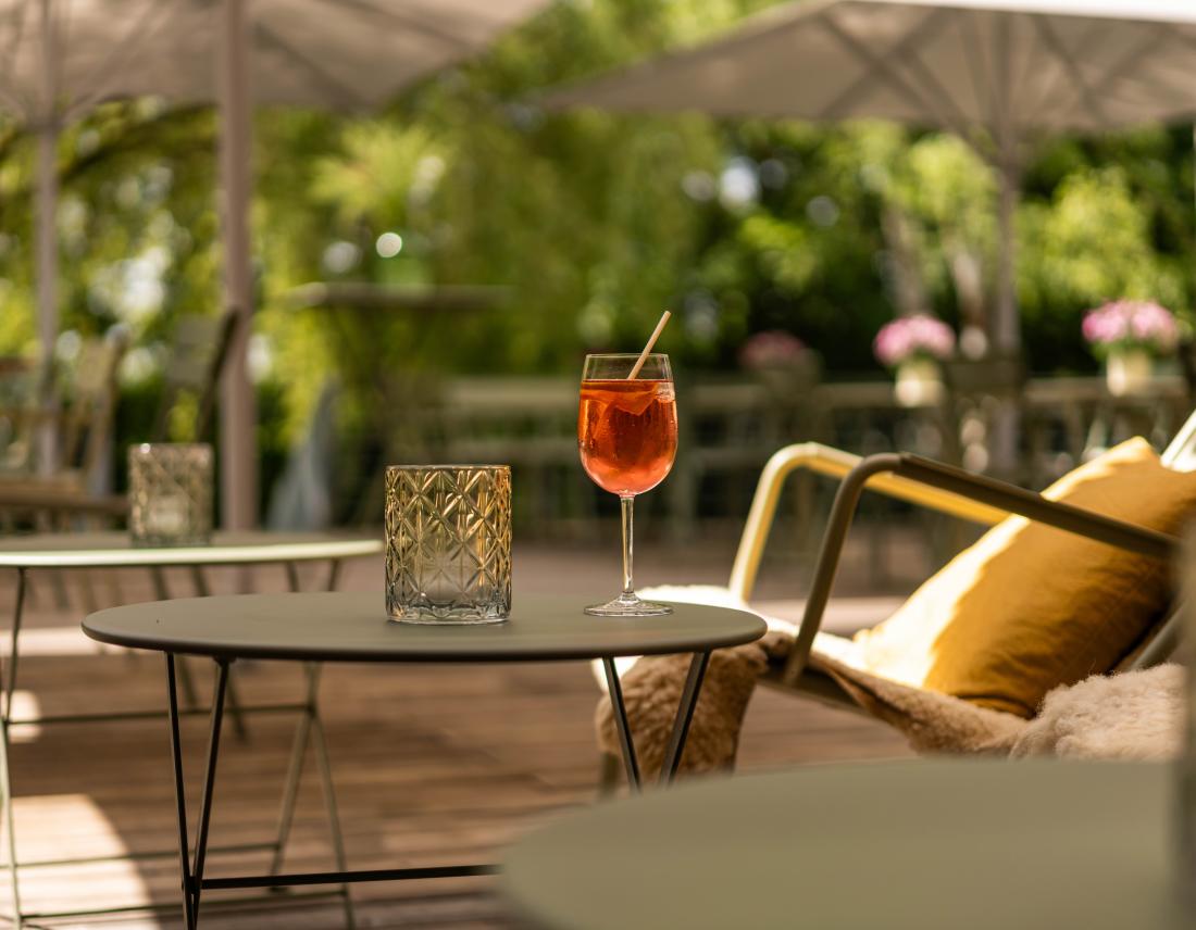 Cocktail auf Terrasse