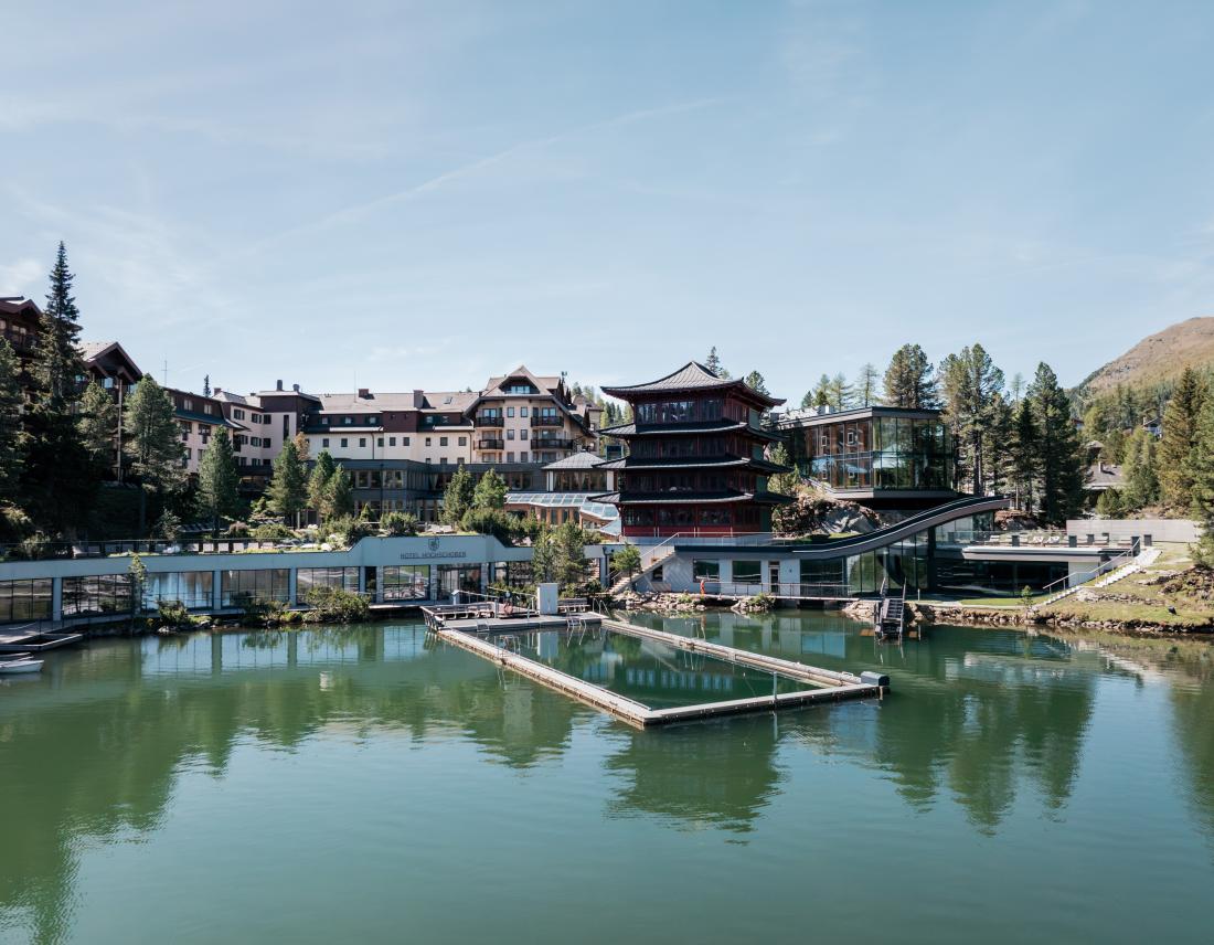 Hotel Hochschober Aussenansicht mit Seebad