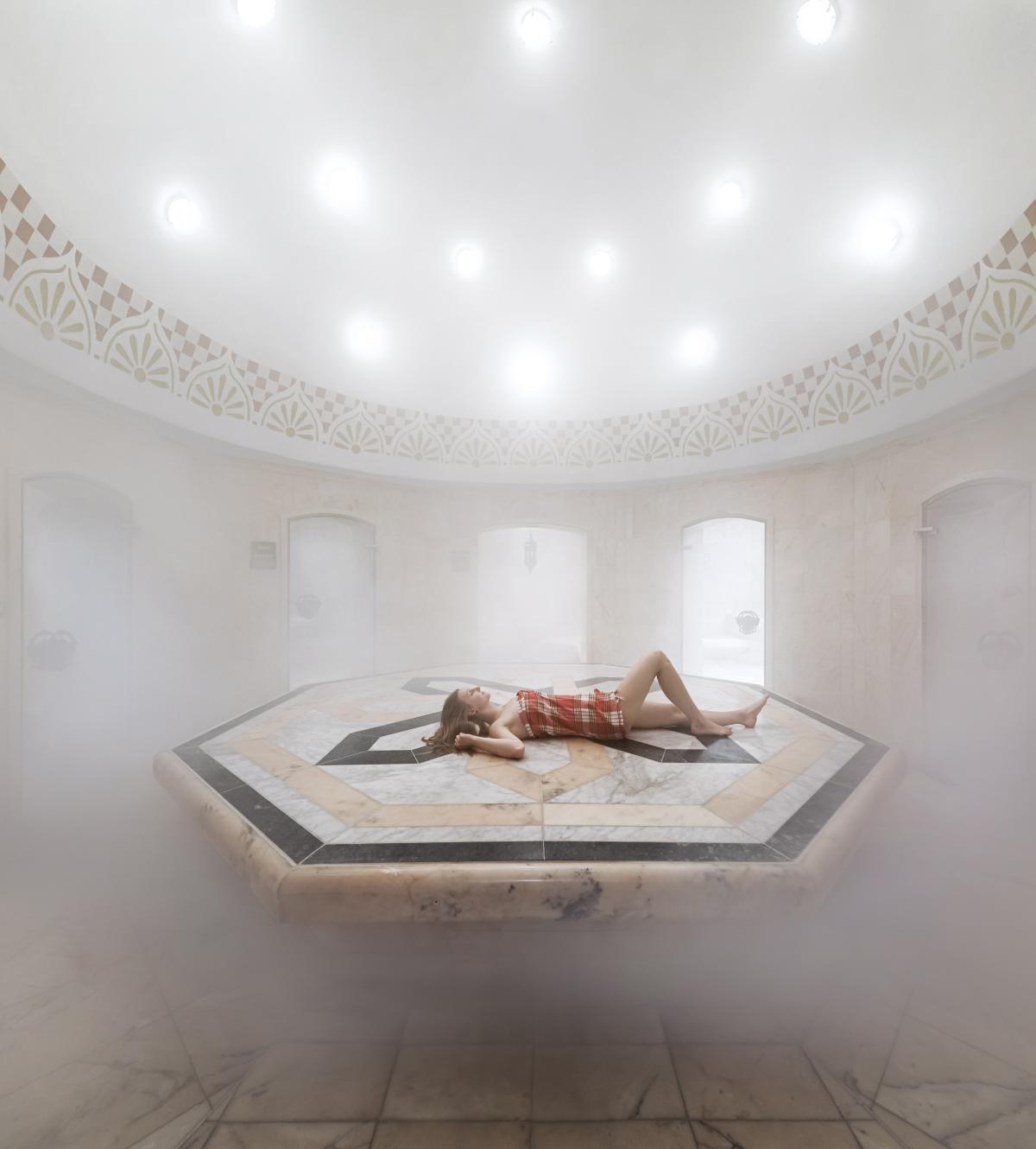 Frau im Hamam