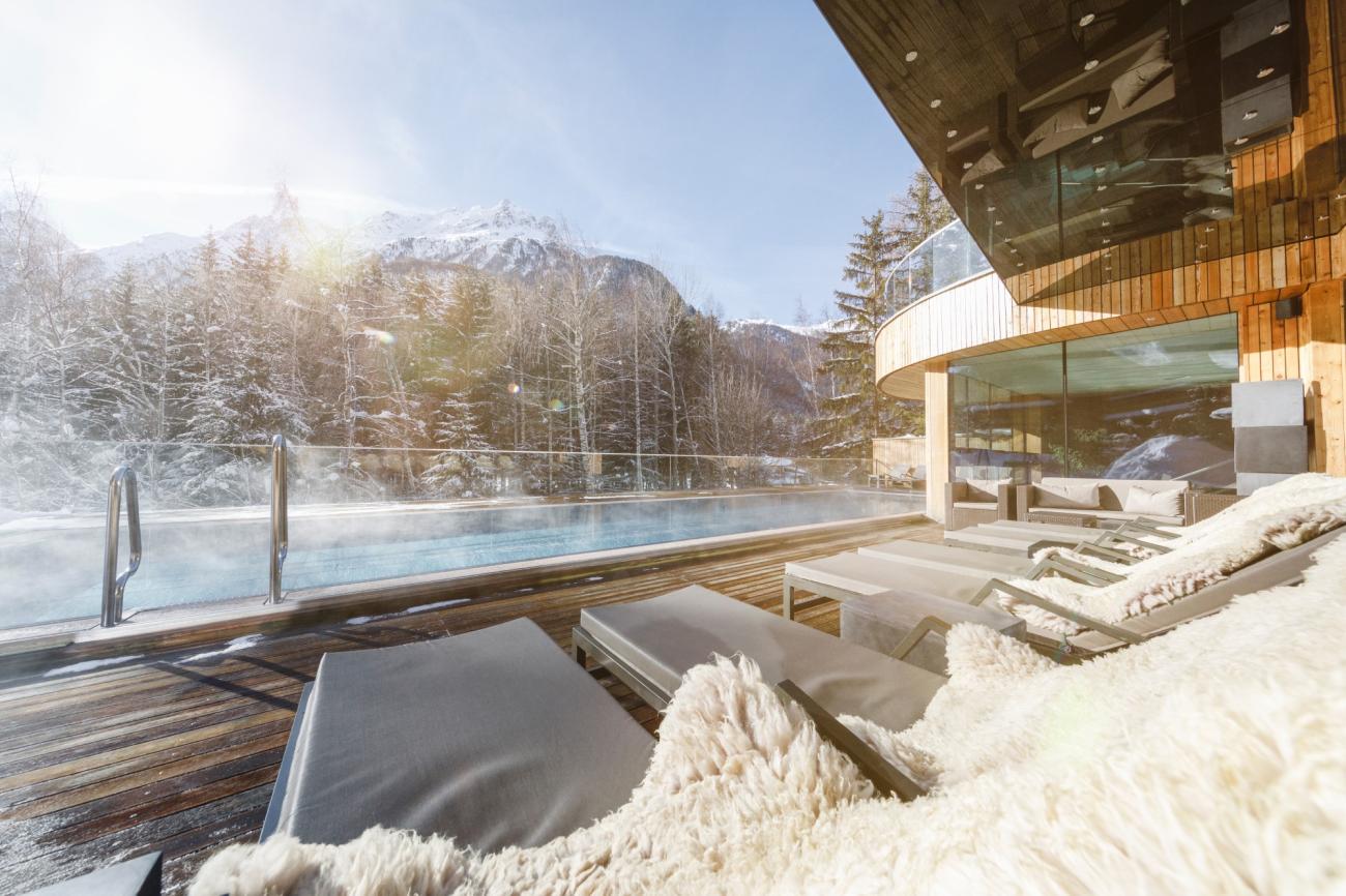 Change Maker Hotel Waldklause Oetztal Tirol Pool Winter Liegen
