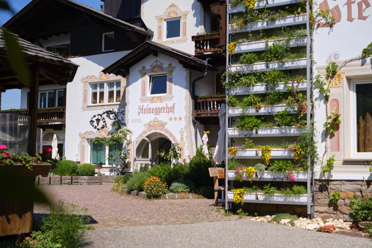 Das Bio- und Bike-Hotel Steineggerhof liegt auf einer Höhe von 900 Metern über dem Meeresspiegel.