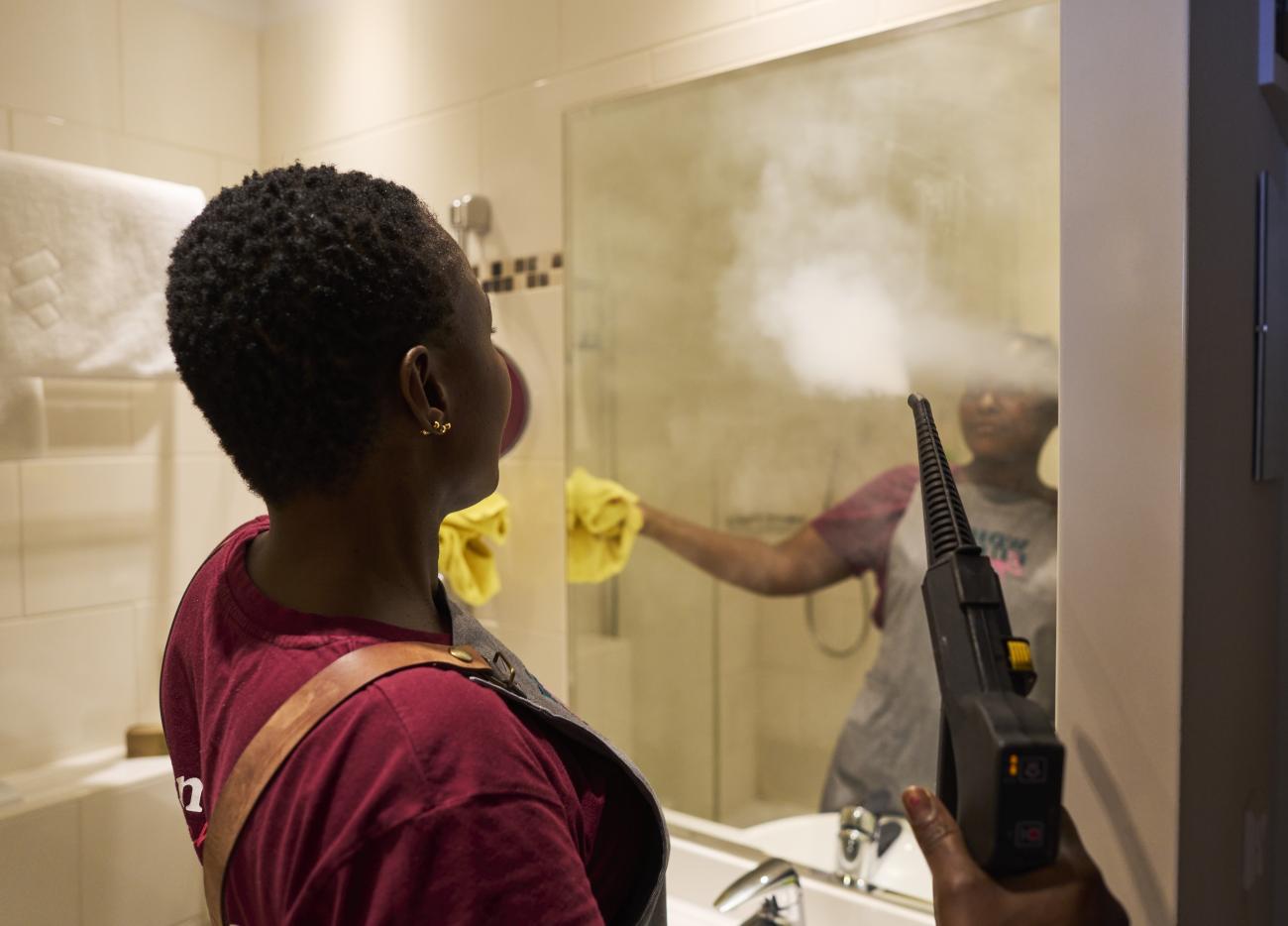 Reinigung mit Mikrotrockendampf im Hotel Henriette