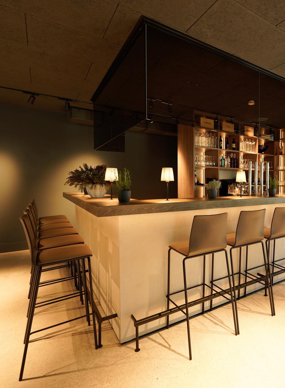 ChangeMakerHotel_Nils_TapasBarb_c_Alex Lang