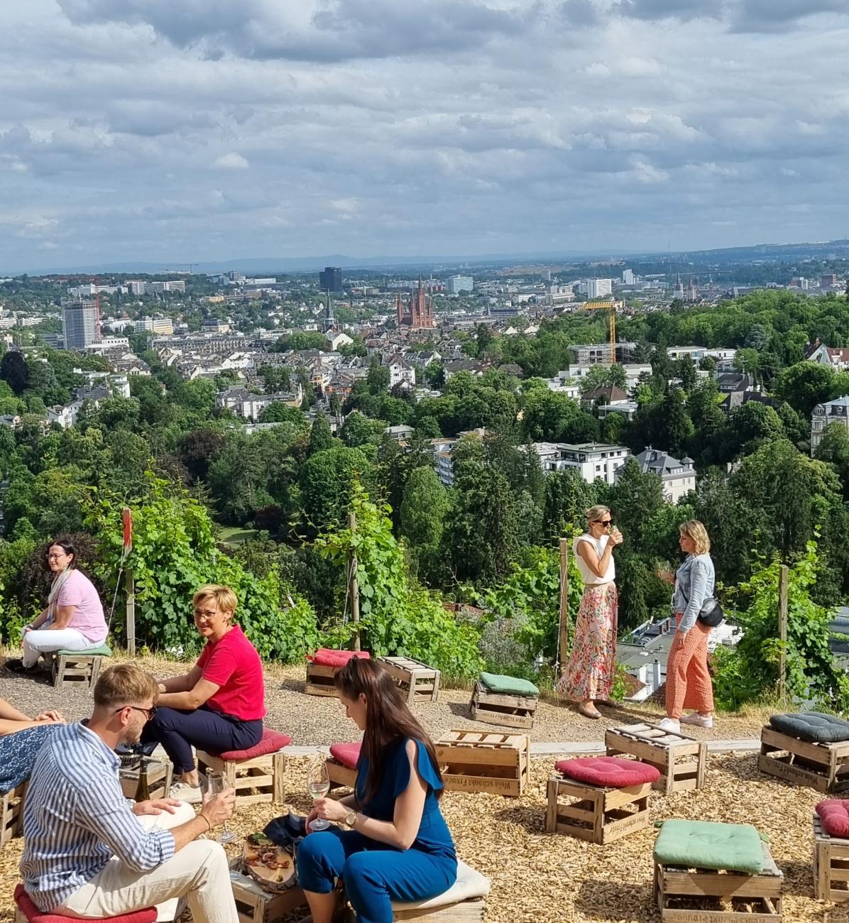 Château Nero Hausberg Neroberg Wiesbaden Sommerfeeling