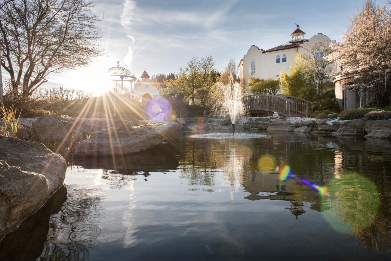 Change Maker Hotel Bergergut Garten Seerosenteich