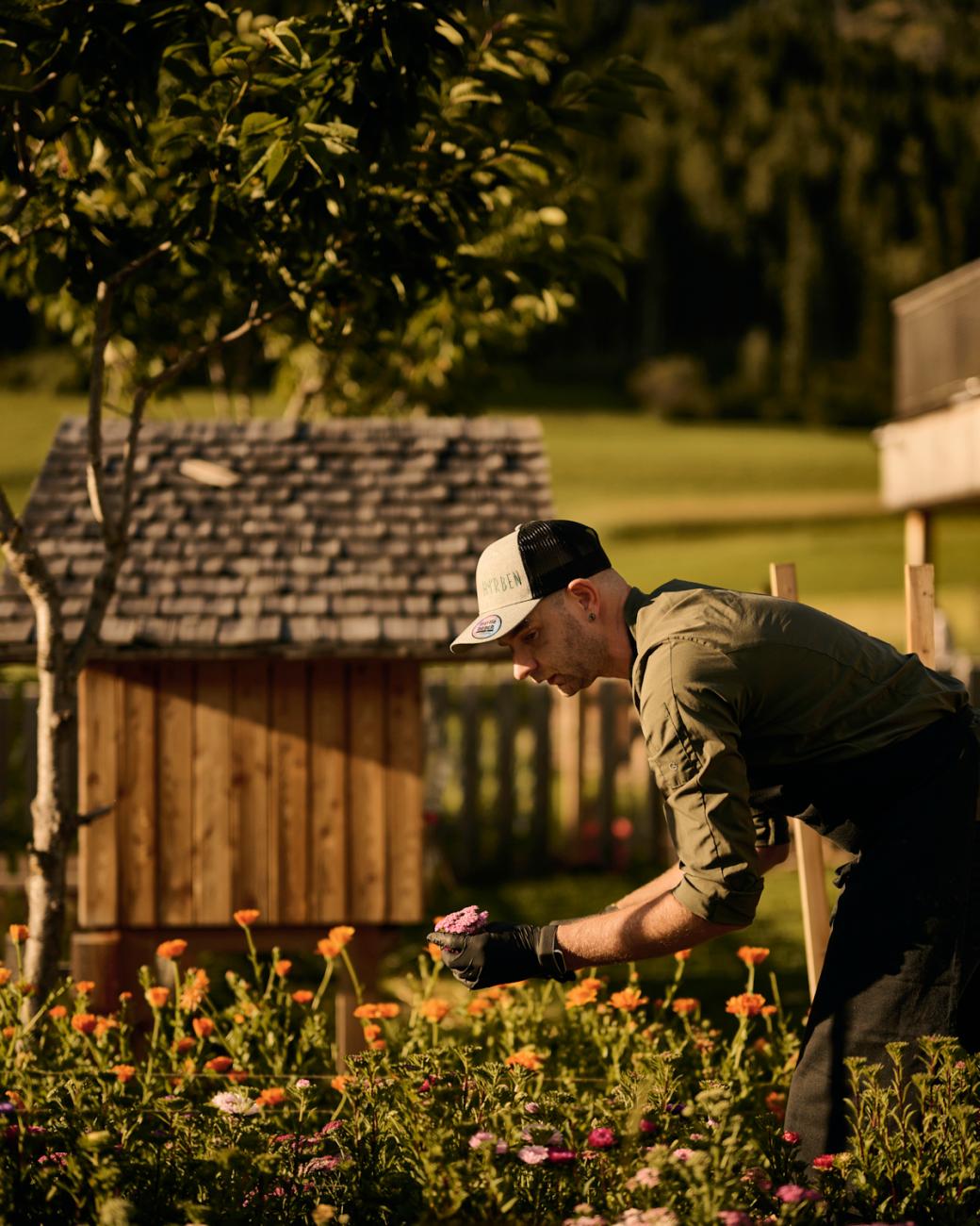 Change Maker Hotel Hirben Garten Gärtner Lukas