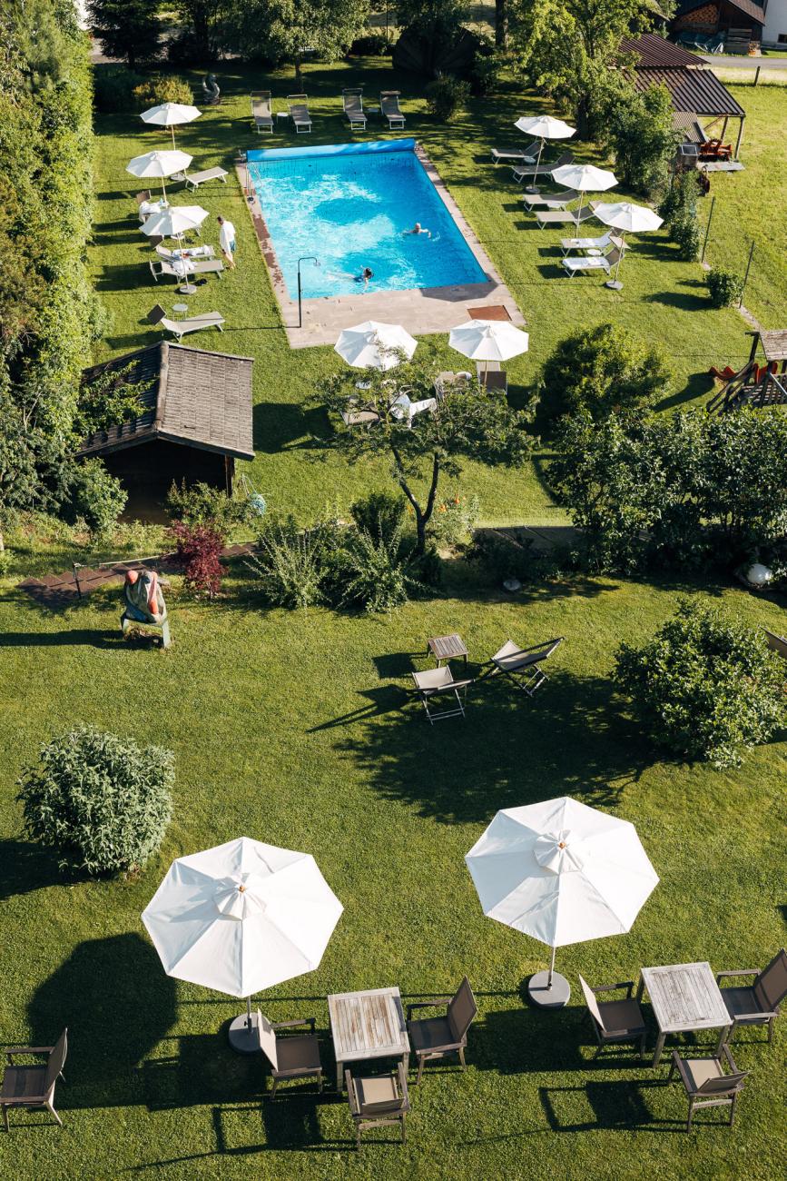 CMH Hotel Tyrol Dolomites Slow Living Sommer Garten Pool