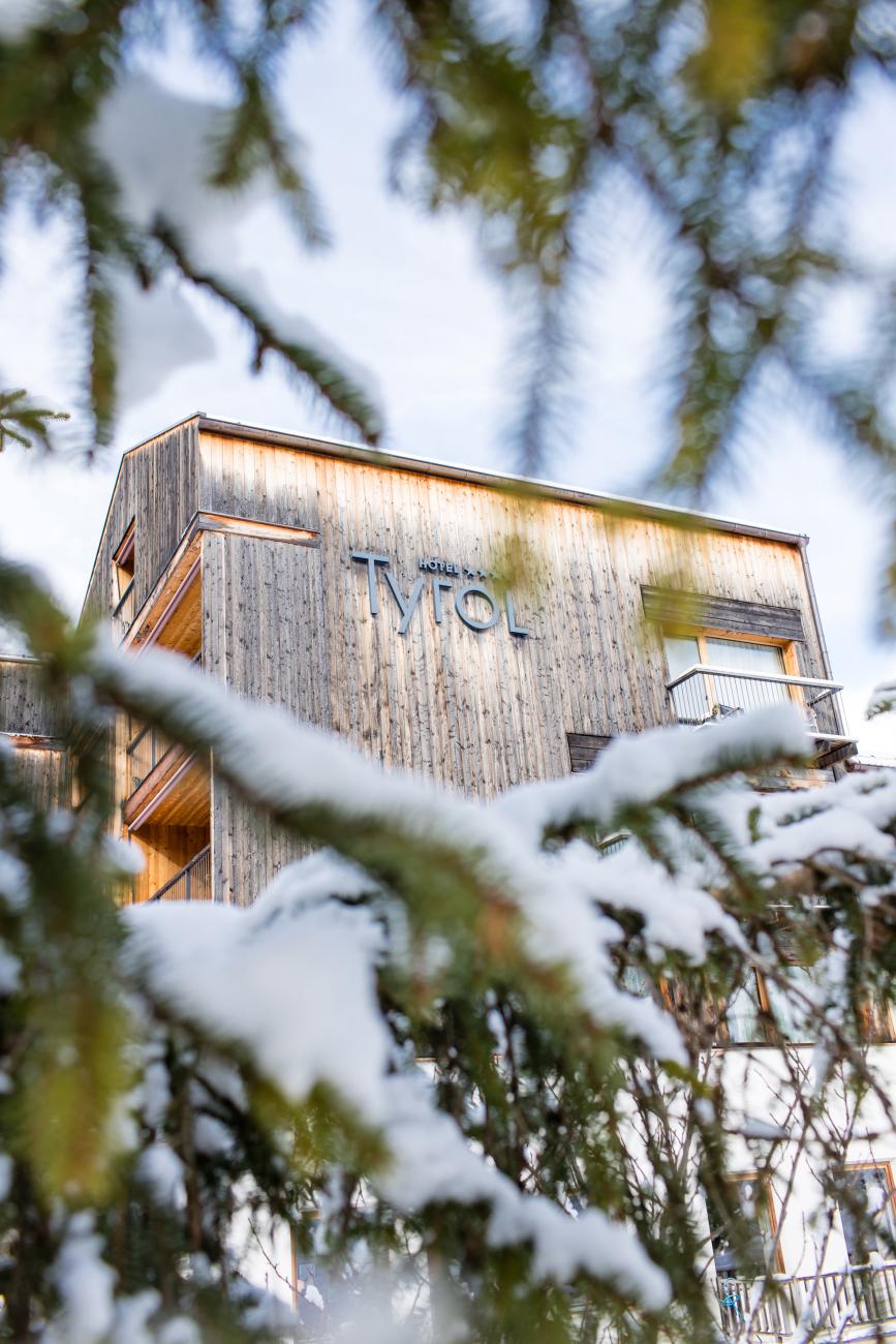 Hotel Tyrol Dolomites Slow Living Winter Aussenansicht
