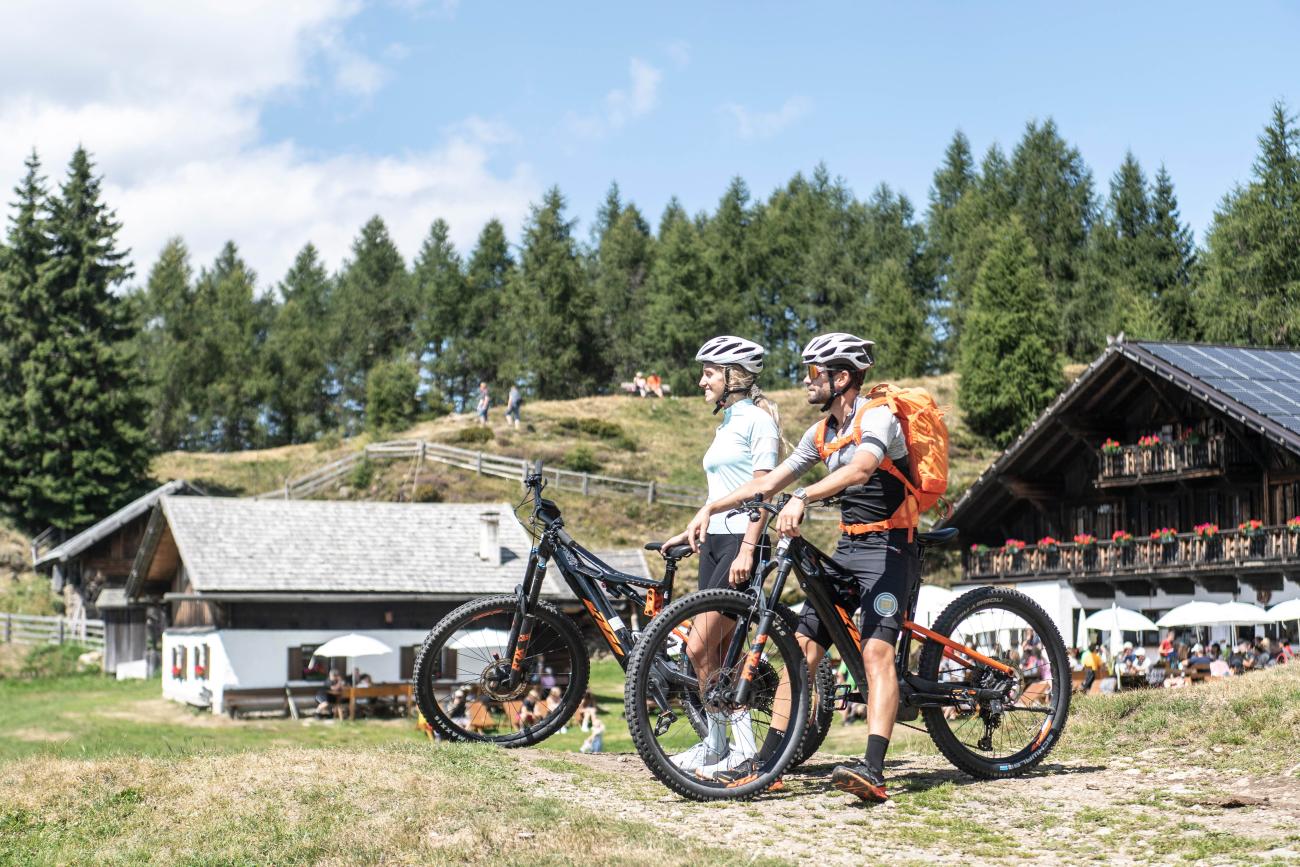 Schenna Biken Bergwelt Sommer