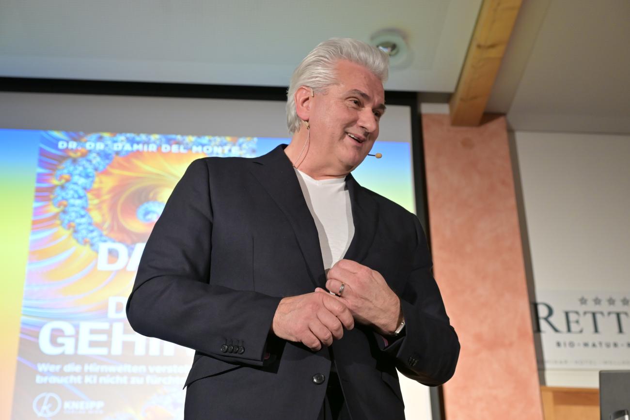 Dr. Damir del Monte beim 1. Longevity Summit im Retter Bio-Natur-Resort