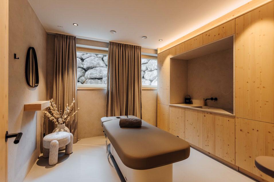 CMH_PostFamilyResort_BeautySpa