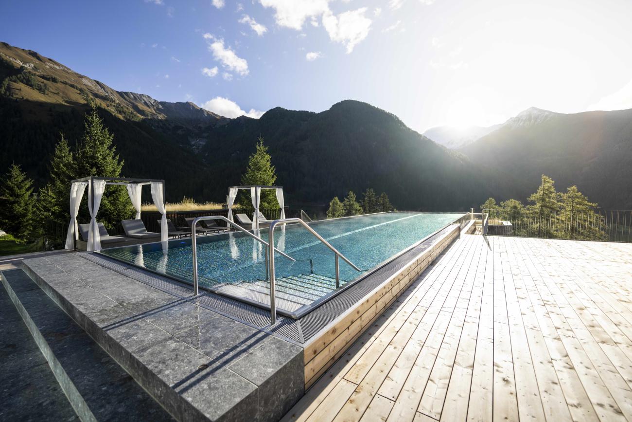 Adults-only-Pool im Gradonna Mountain Resort