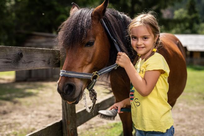 Change Maker Hotel Gut Trattlerhof Bad Kleinkirchheim Ponyreiten Kinder