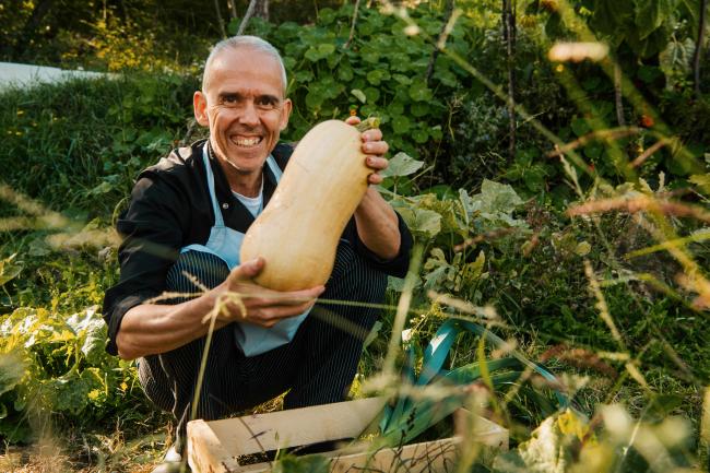 Kurt Resch, Gastgeber und Chefkoch vom Steineggerhof, hat sich auf vegane Küche spezialisiert.