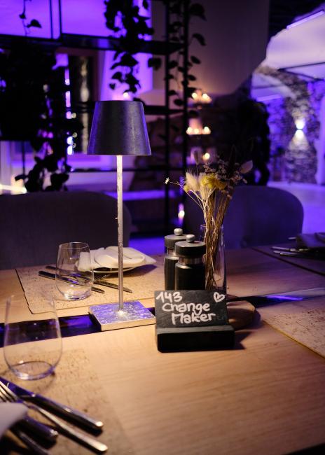 Festlich geschmückter Tisch bei den Change Maker Days.