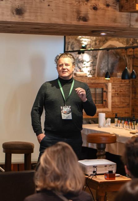 Hendrik Fennel vom Hotel Maier präsentiert sein Best Practice Beispiel. 