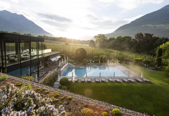 Change Maker Hotel Design Hotel Tyrol Sportpool Badehaus Landschaft