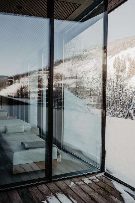 Spa mit Winterausblick im Haus Jausern