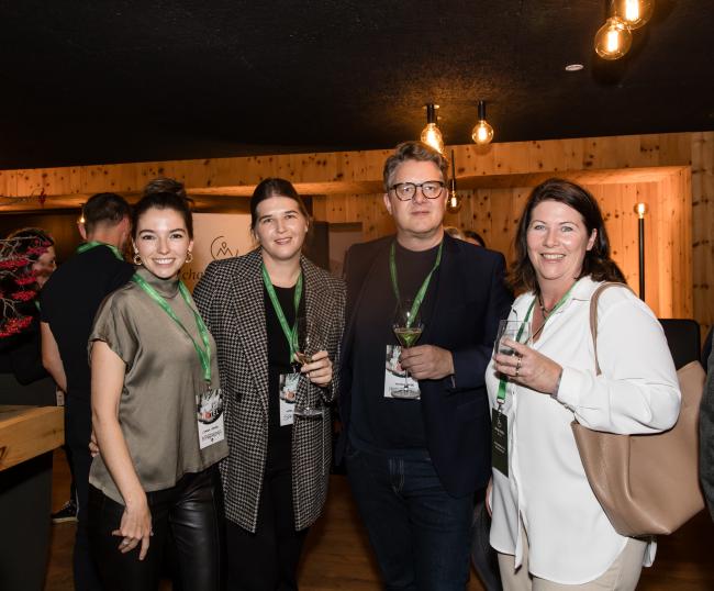 Magdalena Kessler, Sandra und Hendrik Fennel mit Daniela Kari