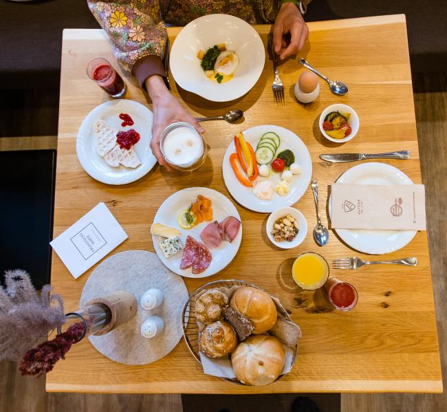 CMH_Naturhotel Outside_Frühstück