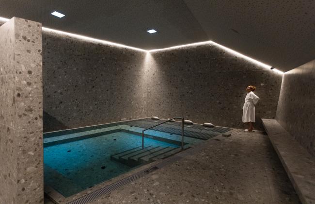 CMH_Naturhotel Outside_Heilwasser Solebecken