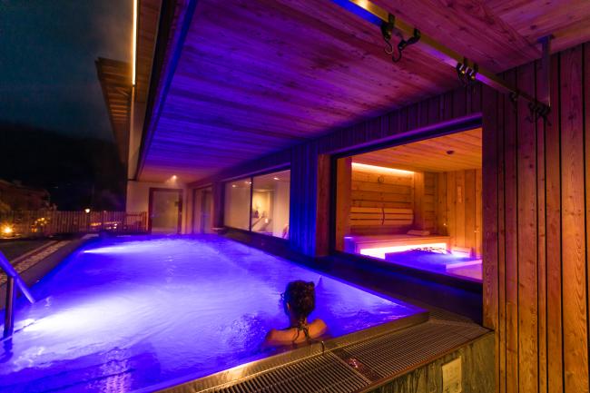 CMH_Naturhotel Outside_Sauna_Outdoorpool