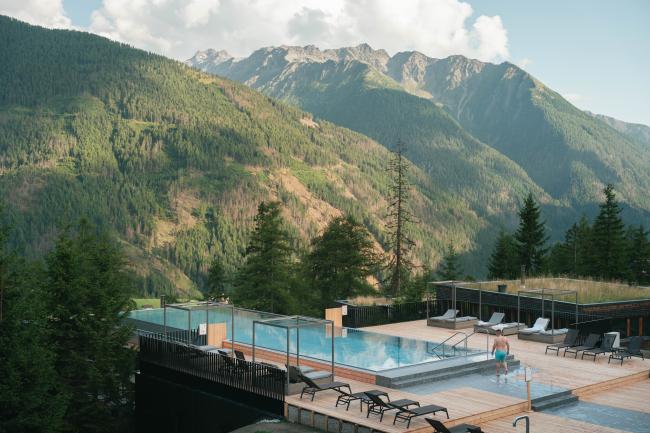 Adults-only Pool im Gradonna Mountain Resort