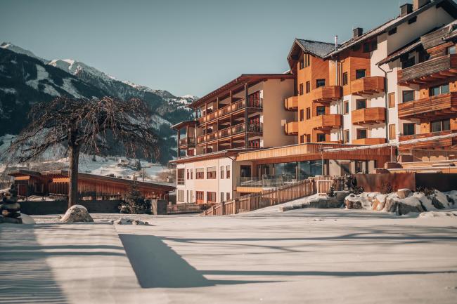 Naturhotel Outside Außenansicht im Winter