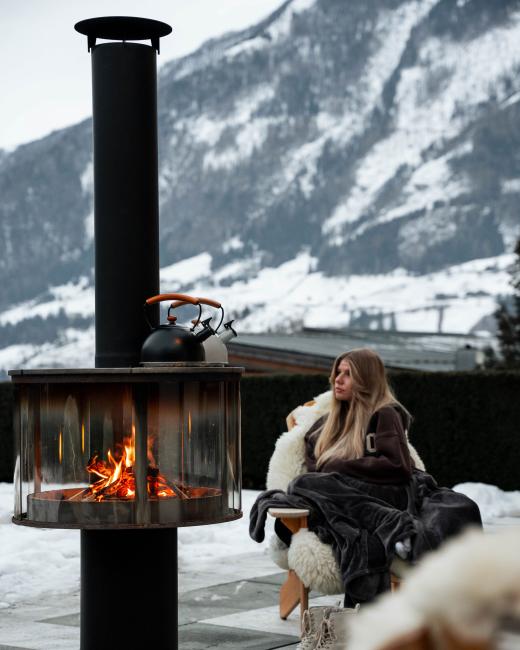 Naturhotel Outside Winter Garten Feuer Frau