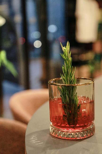 Negroni in der Kaffee- und Aperitivo Bar Der Schöne Ernst im Hotel Henriette