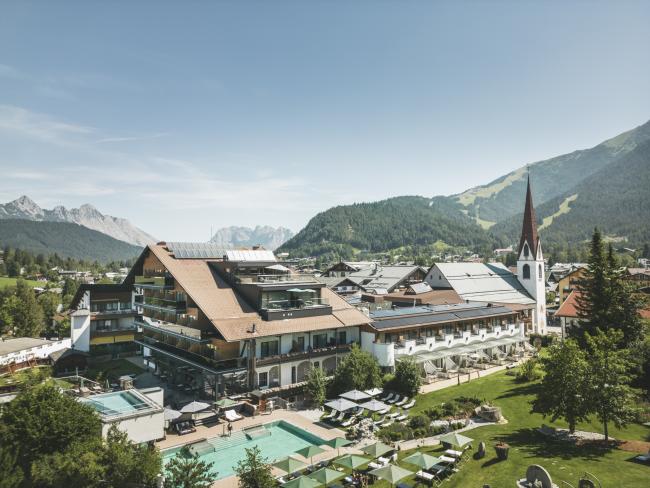 Hotel Klosterbräu Außenansicht Sommer