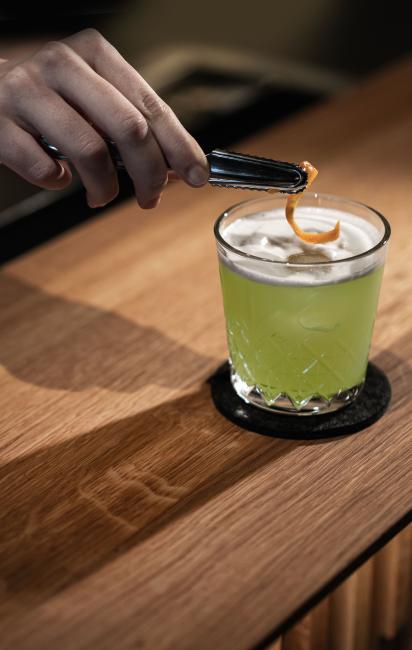 Drink an der Bar im Hotel Sturm