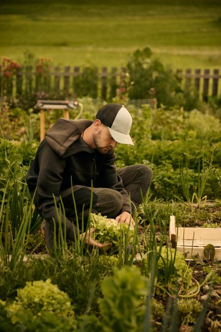 Change Maker Hotel Hirben Garten Gärtner Lukas