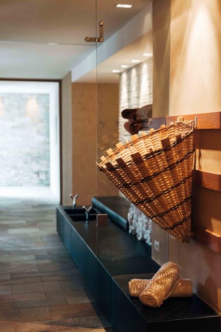 CMH Hotel Tyrol Dolomites Slow Living Sauna Kneippbecken