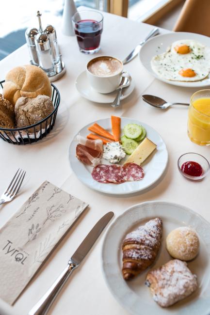 Hotel Tyrol Dolomites Slow Living Frühstück