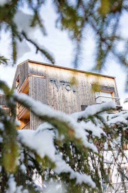 Hotel Tyrol Dolomites Slow Living Winter Aussenansicht
