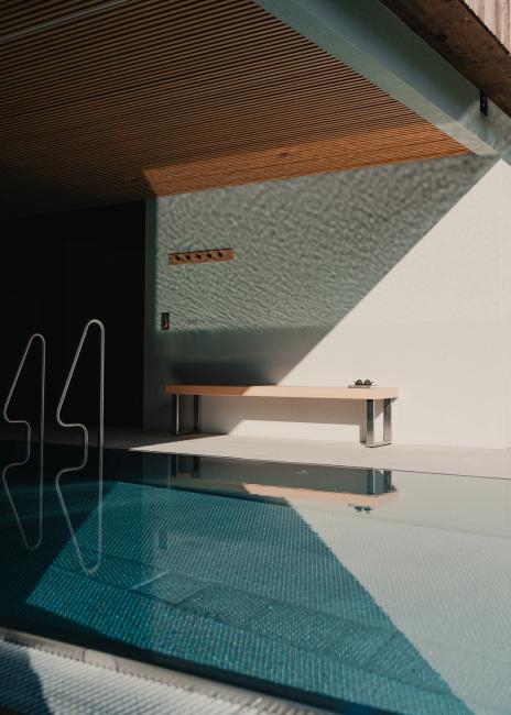 Pool-Einstieg im Haus Jausern